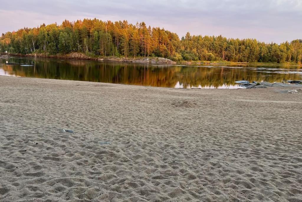 Attraktiv & Smart Funkishytte Pa Nes Strandhager. Årnes Zewnętrze zdjęcie